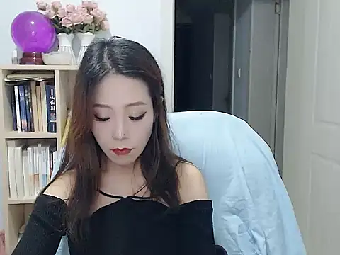 SuSushi728 online show from November 30, 2025, 3:35 pm