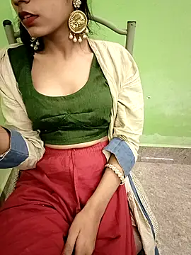 Snapshot of EACH_555 chatting on November 24, 2025, 5:57 pm EACH 555 online show from November 24, 2025, 5:57 pm