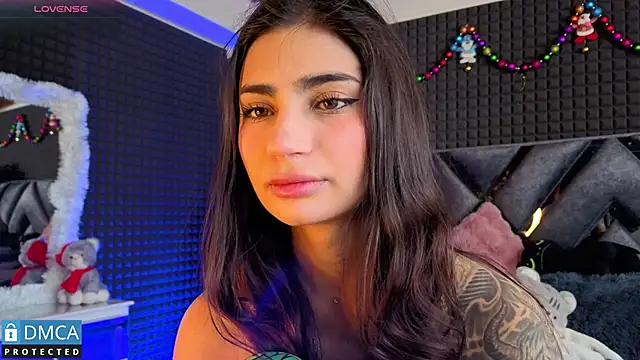 SolBeaumont1 online show from December 3, 2025, 7:02 pm