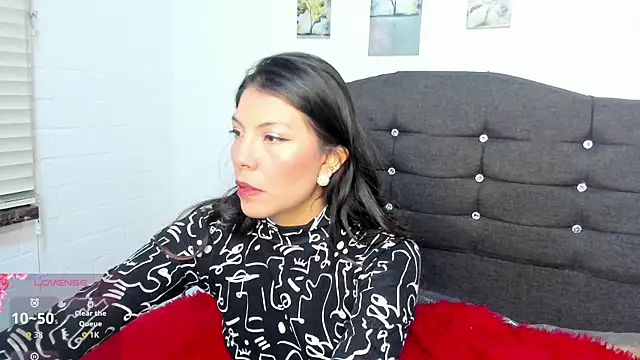 Selenakyle92  online show from July 17, 2026, 9:23 pm