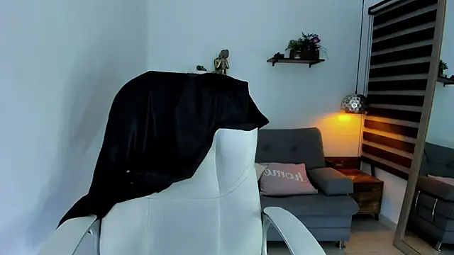 yenny garcia online show from September 19, 2025, 6:23 pm