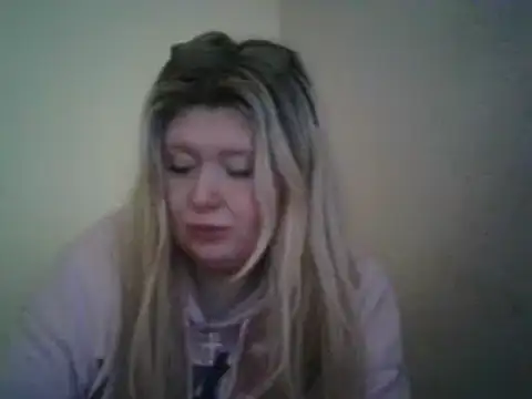 Snapshot of lilah-xo chatting on February 20, 2025, 1:40 pm lilah-xo online show from February 20, 2025, 1:40 pm