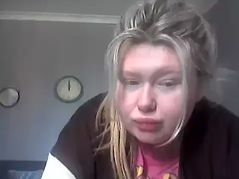 Snapshot of lilah-xo chatting on March 11, 2025, 11:01 am lilah-xo online show from March 11, 2025, 11:01 am