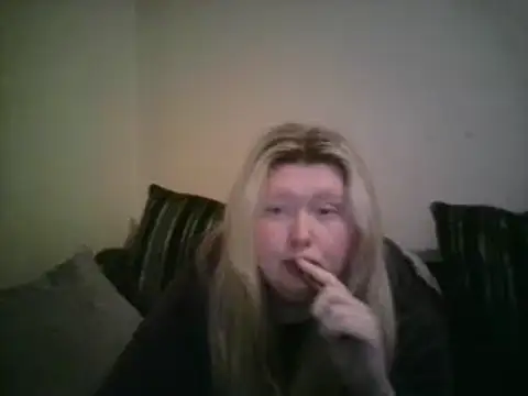 Snapshot of lilah-xo chatting on January 27, 2025, 12:43 am lilah-xo online show from January 27, 2025, 12:43 am