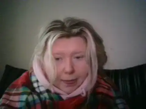 Snapshot of lilah-xo chatting on January 8, 2025, 9:42 am lilah-xo online show from January 8, 2025, 9:42 am