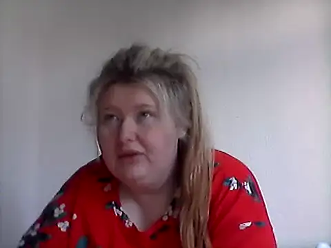 Snapshot of lilah-xo chatting on January 15, 2025, 10:38 am lilah-xo online show from January 15, 2025, 10:38 am