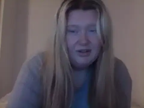 Snapshot of lilah-xo chatting on December 17, 2024, 12:34 am lilah-xo online show from December 17, 2024, 12:34 am