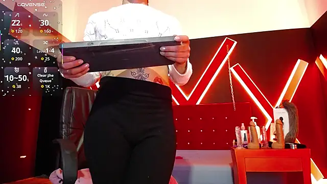 Snapshot of engel_devil chatting on October 14, 2025, 12:28 pm engel devil online show from October 14, 2025, 12:28 pm