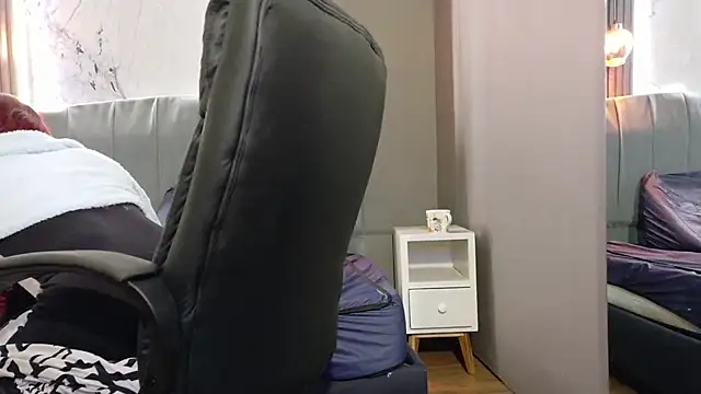 engel devil online show from December 15, 2025, 11:38 am