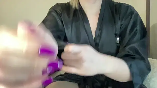 Snapshot of YourGreekAnna chatting on March 3, 2025, 2:06 pm YourGreekAnna online show from March 3, 2025, 2:06 pm