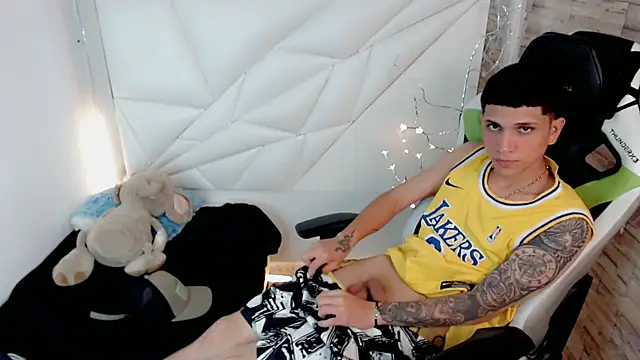 Snapshot of Brayan_lopezz chatting on February 4, 2025, 3:47 pm Brayan lopezz online show from February 4, 2025, 3:47 pm