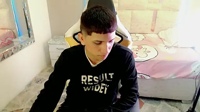 Snapshot of Brayan_lopezz chatting on March 20, 2025, 1:48 pm Brayan lopezz online show from March 20, 2025, 1:48 pm