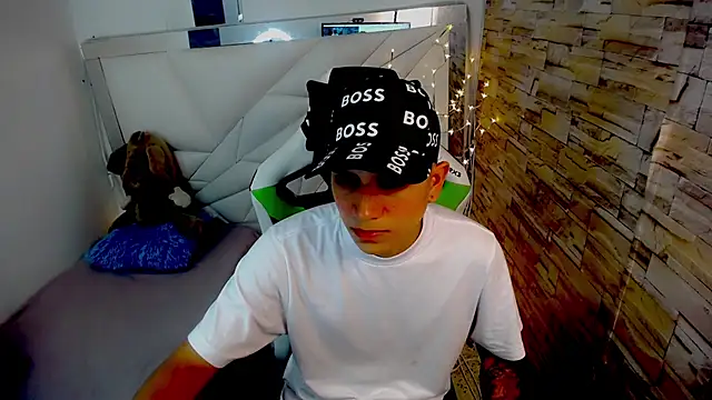 Snapshot of Brayan_lopezz chatting on March 17, 2025, 12:46 pm Brayan lopezz online show from March 17, 2025, 12:46 pm