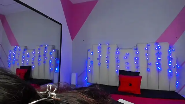 Salome rouse1 online show from November 20, 2025, 7:47 pm