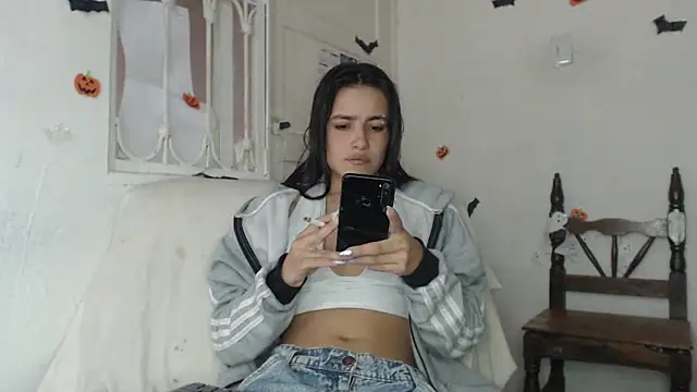 skinny sweet2411 online show from November 4, 2025, 2:21 pm