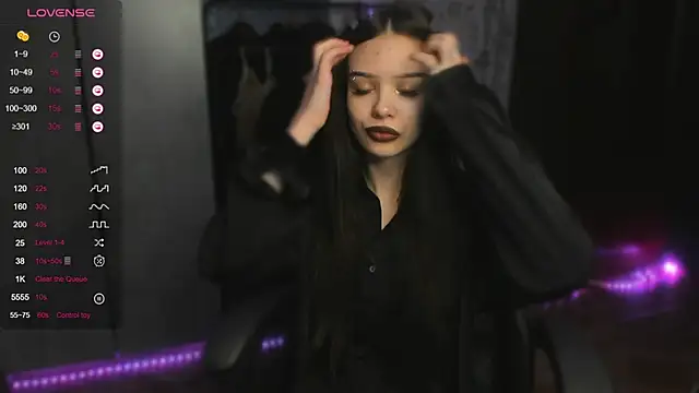 SweetyDeviliya online show from September 12, 2025, 12:38 pm