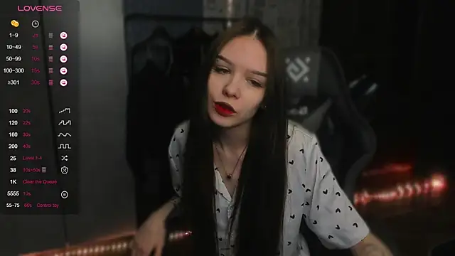 SweetyDeviliya online show from October 14, 2025, 4:35 am