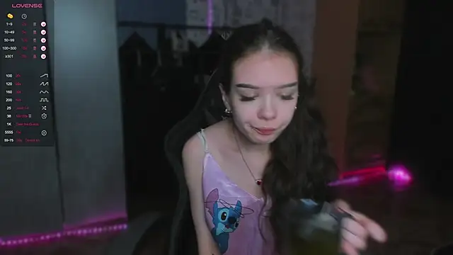 Snapshot of SweetyDeviliya chatting on December 3, 2025, 1:39 am SweetyDeviliya online show from December 3, 2025, 1:39 am