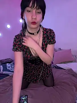 Snapshot of Nina-Chick777 chatting on December 28, 2024, 5:44 am Nina-Chick777 online show from December 28, 2024, 5:44 am