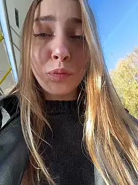 Snapshot of Sunny___Bunny chatting on October 17, 2025, 12:07 pm Sunny Bunny online show from October 17, 2025, 12:07 pm