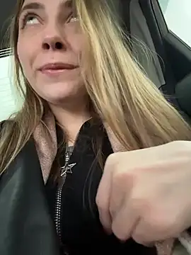 Snapshot of Sunny___Bunny chatting on November 19, 2025, 7:19 am Sunny Bunny online show from November 19, 2025, 7:19 am