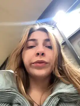 Snapshot of Sunny___Bunny chatting on December 3, 2025, 9:09 am Sunny Bunny online show from December 3, 2025, 9:09 am