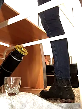 Snapshot of Inseminator69 chatting on September 18, 2025, 5:21 am Inseminator69 online show from September 18, 2025, 5:21 am