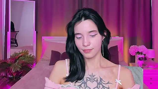 as1an girlfriend online show from March 14, 2025, 9:46 am