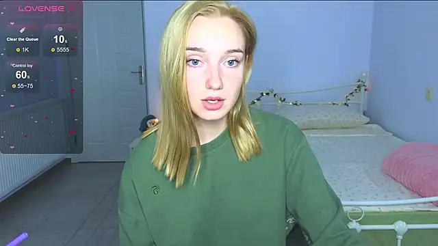 Wild Sophie  online show from October 1, 2025, 5:28 pm