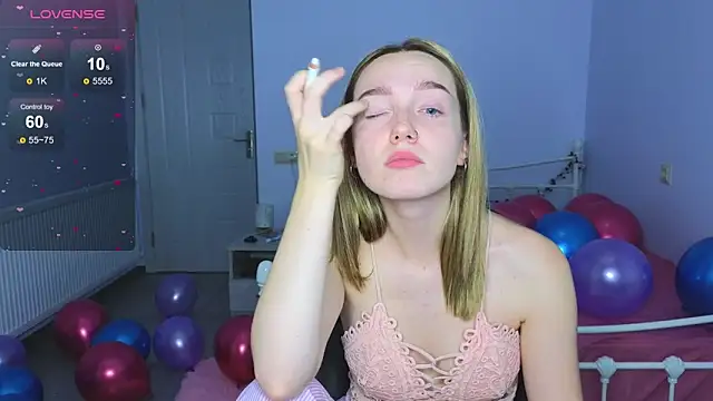 Wild Sophie  online show from November 26, 2025, 6:41 pm