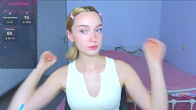 Wild Sophie  online show from September 26, 2025, 2:35 pm