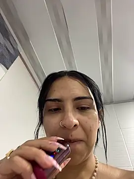 Hilary pinkk online show from November 5, 2025, 7:39 pm