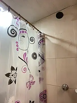 Hilary pinkk online show from March 2, 2025, 8:35 pm