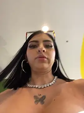 Hilary pinkk online show from April 8, 2026, 9:16 pm