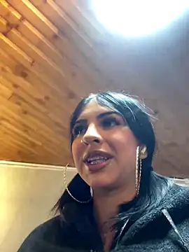 Hilary pinkk online show from October 3, 2025, 3:09 am