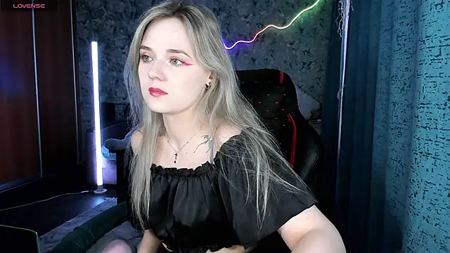 Snapshot of Your_small_bunny chatting on February 8, 2026, 2:20 am Your small bunny online show from February 8, 2026, 2:20 am