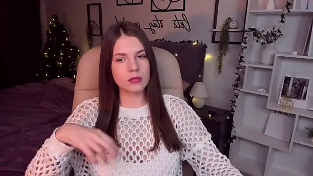 Snapshot of BellaSweetHeart chatting on January 13, 2025, 1:17 pm BellaSweetHeart online show from January 13, 2025, 1:17 pm
