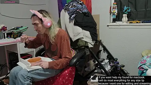 tallnerdyguy online show from December 1, 2025, 4:13 am