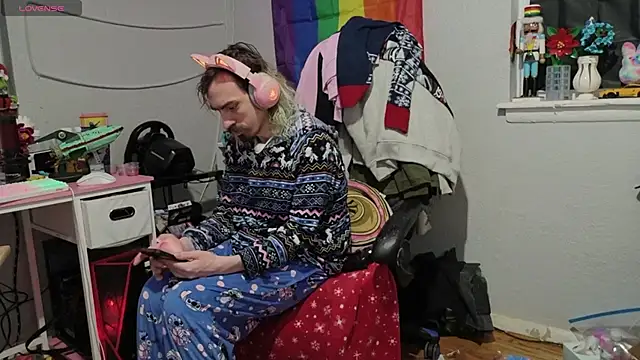 Snapshot of tallnerdyguy chatting on February 2, 2026, 3:05 am tallnerdyguy online show from February 2, 2026, 3:05 am