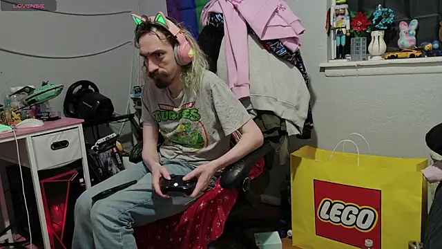 Snapshot of tallnerdyguy chatting on February 8, 2026, 3:04 am tallnerdyguy online show from February 8, 2026, 3:04 am