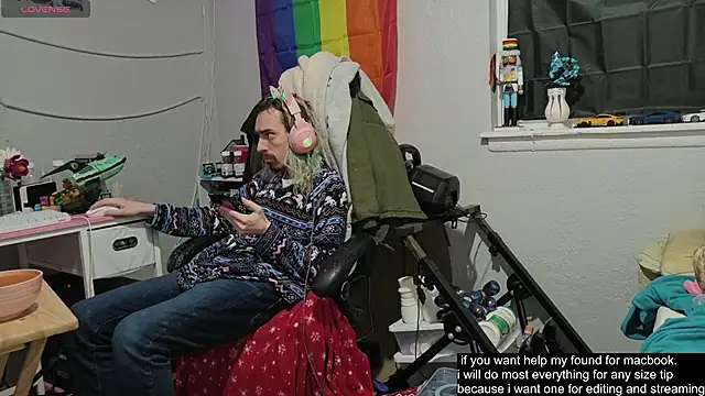 tallnerdyguy online show from November 21, 2025, 3:38 am