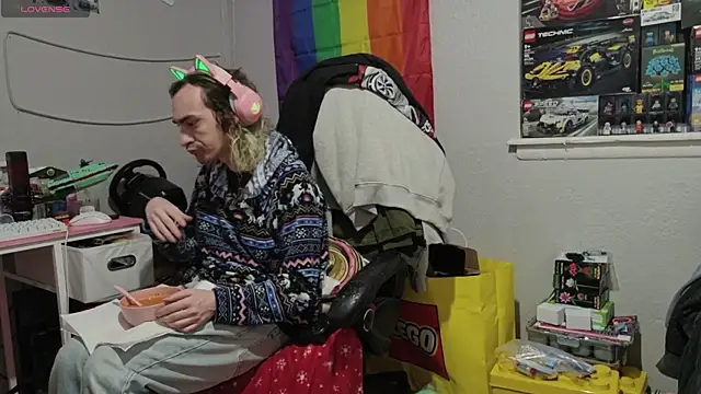 tallnerdyguy online show from April 8, 2026, 2:13 am