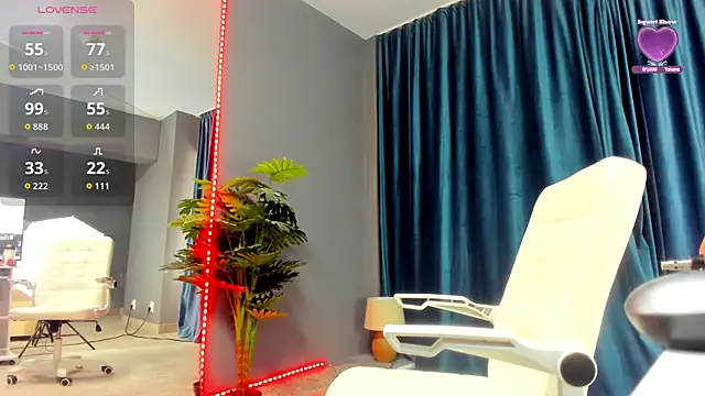 LaurynCopper online show from October 6, 2025, 6:03 am