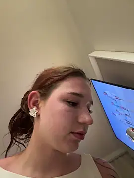 Shirley Thomas online show from November 14, 2025, 10:46 pm