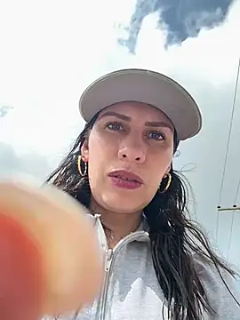 Alysson-- online show from April 14, 2026, 2:00 pm