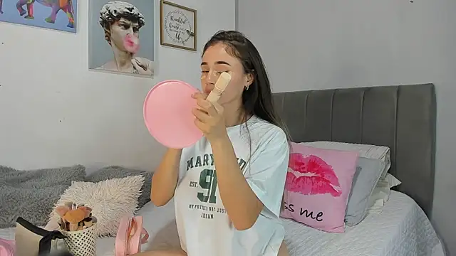 naughtyloverss online show from November 26, 2025, 7:47 pm