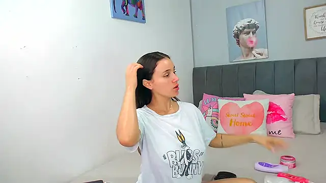 Snapshot of naughtyloverss chatting on February 17, 2026, 4:04 pm naughtyloverss online show from February 17, 2026, 4:04 pm