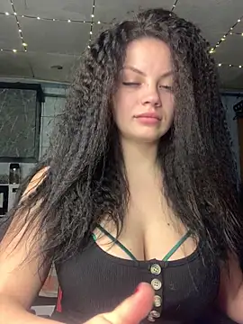 Snapshot of Sweeeeet_Candy chatting on January 19, 2026, 3:21 am Sweeeeet Candy online show from January 19, 2026, 3:21 am