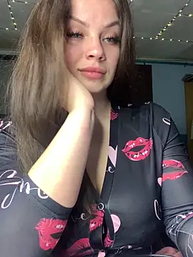 Snapshot of Sweeeeet_Candy chatting on March 2, 2026, 5:19 am Sweeeeet Candy online show from March 2, 2026, 5:19 am