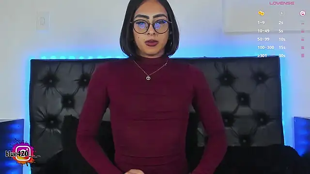 Skyler  blue4 online show from January 26, 2025, 9:40 am